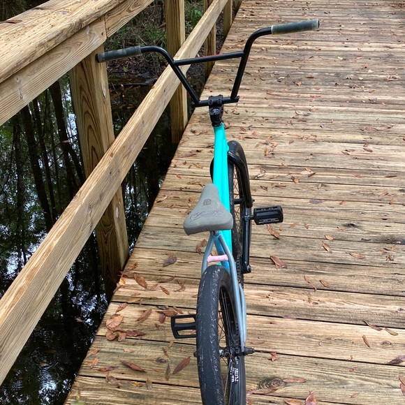 Custom gt bmx bike - Picture 2 of 3